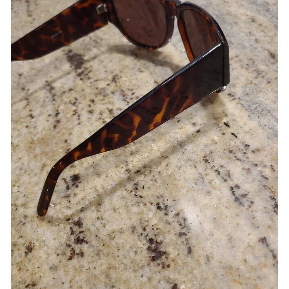 ANDREA JOVINE Womens Designer Sunglasses Tortoise Style# A114 TS